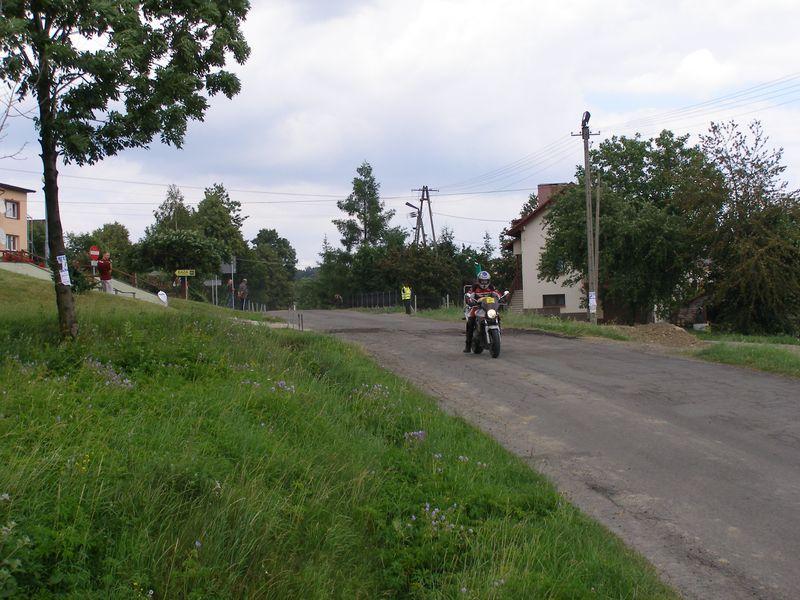 5 lipca 08. Wyscig kolarski Solidarnosci i Olimpijczykow oraz kibice._24.JPG